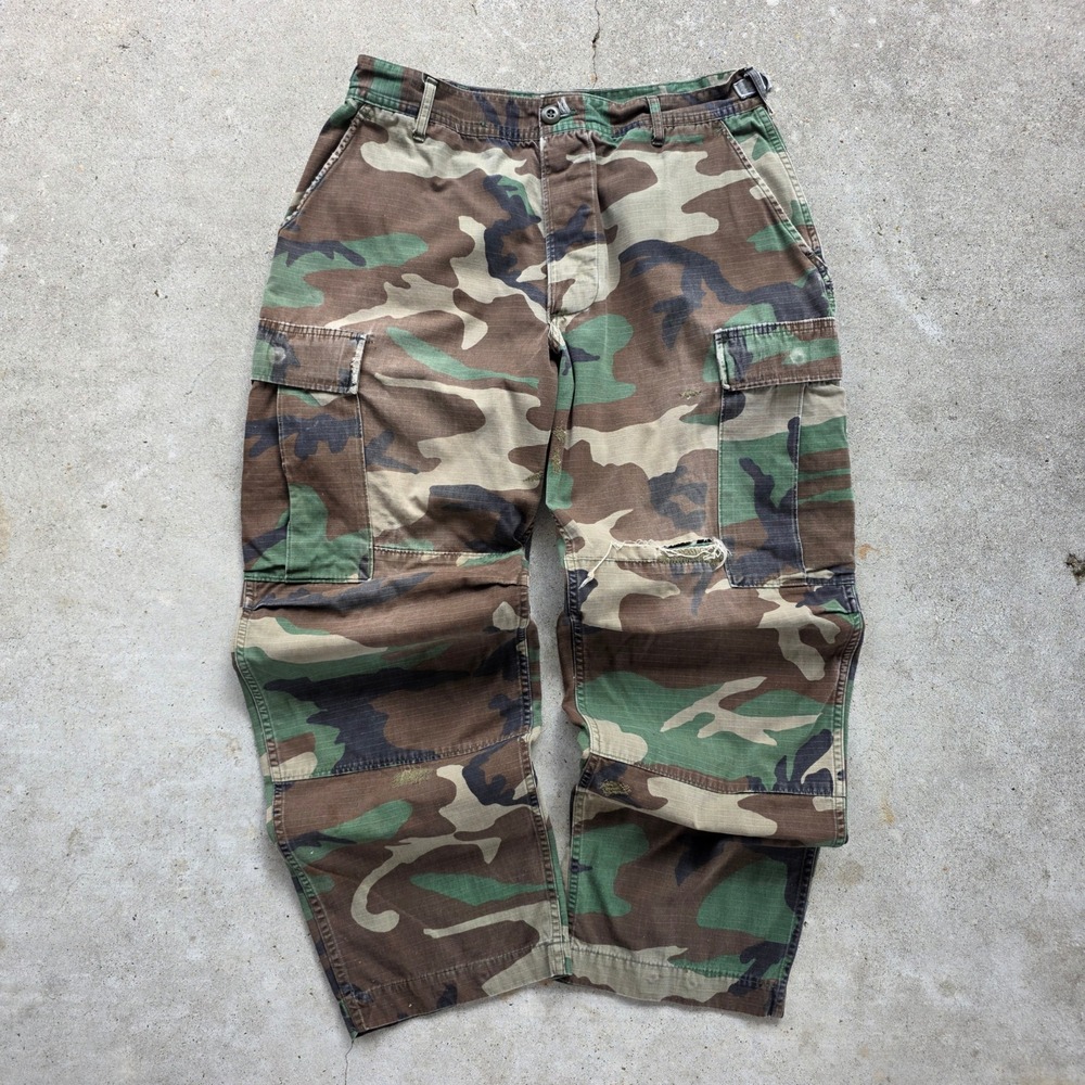 Army Surplus Camo Cargo Pants Size 32 Green Camo Distressed Y2K Baggy Gorpcore